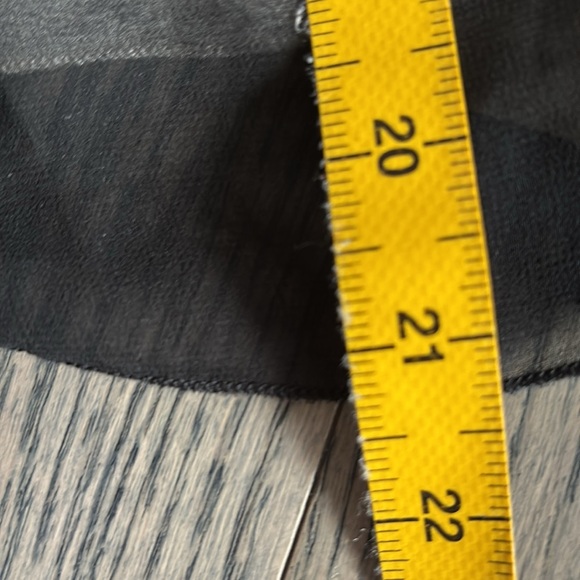 Black and Cream Sheer Sleeveless Top - Picture 7 of 9